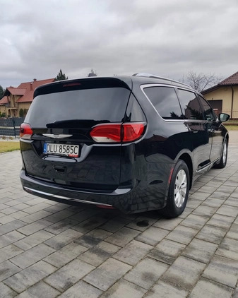 Chrysler Pacifica cena 114000 przebieg: 114000, rok produkcji 2019 z Lubin małe 172